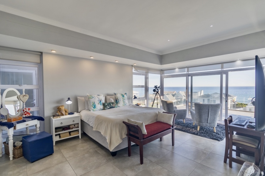 4 Bedroom Property for Sale in Yzerfontein Western Cape